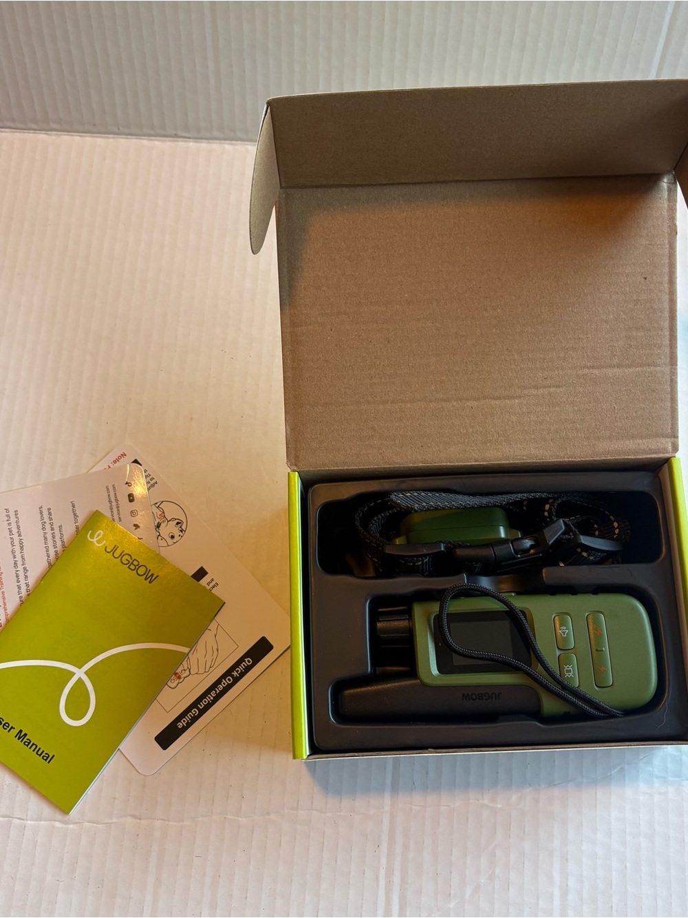 Green Dog Training Remote and Adjustable Collar - Picture 10 of 12